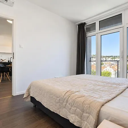 With Balcony And Slavin View Apartment Pressburg