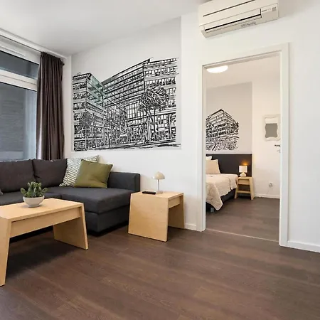 Apartment With Balcony And Slavin View